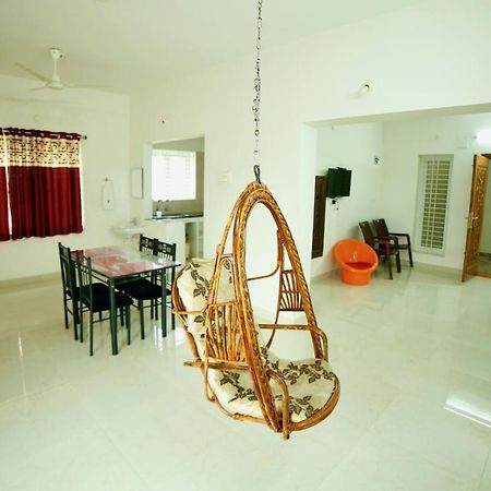 Truelife Homestays - Alamelu Avenue - Fully Furnished Ac 2Bhk Apartments In Tirupati - Walkable To Restaurants & Super Market - Fast Wifi - Kitchen - Easy Access To Airport, Railway Station, Sri Padmavathi & Tirumala Temple Eksteriør billede
