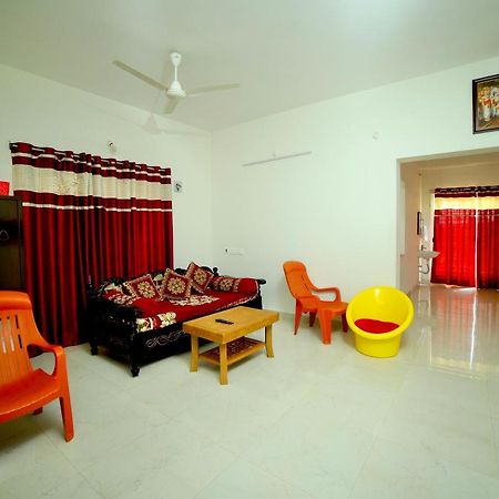 Truelife Homestays - Alamelu Avenue - Fully Furnished Ac 2Bhk Apartments In Tirupati - Walkable To Restaurants & Super Market - Fast Wifi - Kitchen - Easy Access To Airport, Railway Station, Sri Padmavathi & Tirumala Temple Eksteriør billede