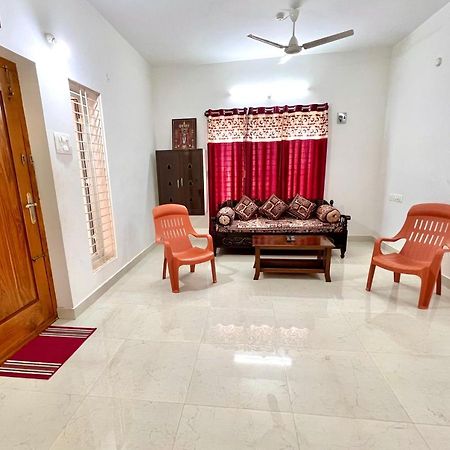 Truelife Homestays - Alamelu Avenue - Fully Furnished Ac 2Bhk Apartments In Tirupati - Walkable To Restaurants & Super Market - Fast Wifi - Kitchen - Easy Access To Airport, Railway Station, Sri Padmavathi & Tirumala Temple Eksteriør billede